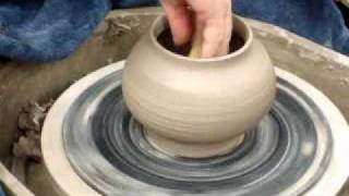 Throwing a pot using a Roulette Gear technique for surface texture