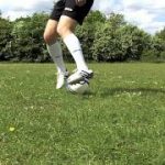 Learn how to play soccer – Roulette turn panna combo – Football futbol fussball Soccer skills