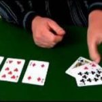 Crazy Pineapple: Variation on Texas Holdem : How to Deal on Flop in Crazy Pineapple Poker